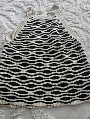 LOFT Black and White Wave Sleevless Sweater Tank Top